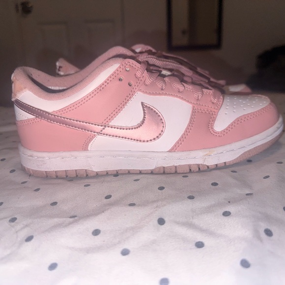 velvet pink nike dunks - Picture 1 of 3